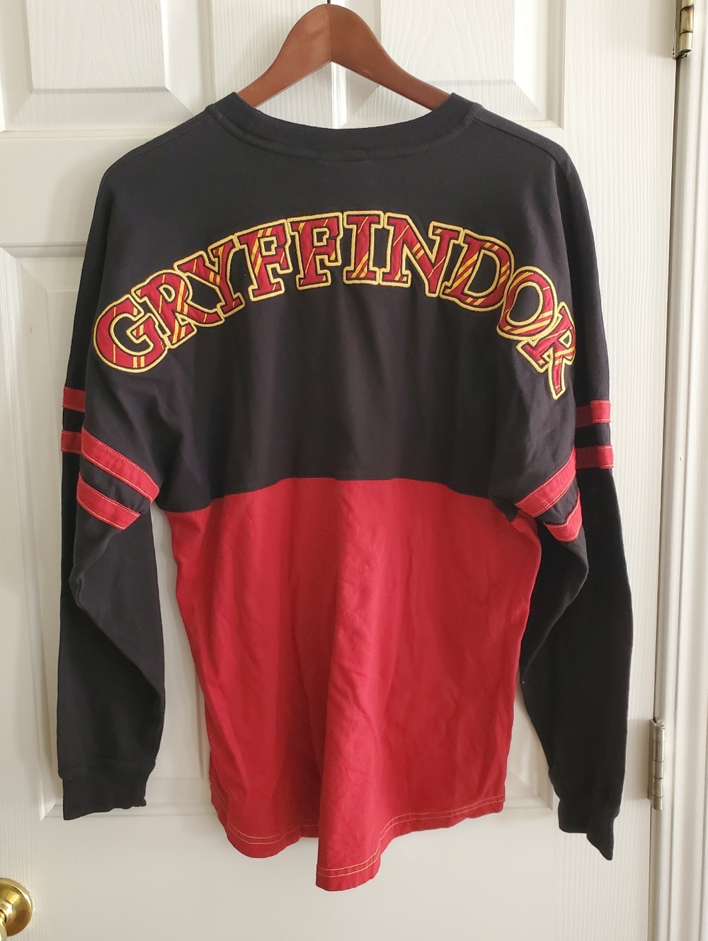 Universal Studios Wizarding World Gryffindor Long Sleeve Spirit Jersey Medium